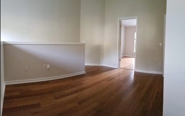 Building Photo - 10814 Princeton Village Dr