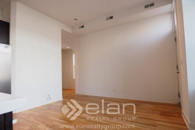 Foto del edificio - 1919 W Armitage Ave