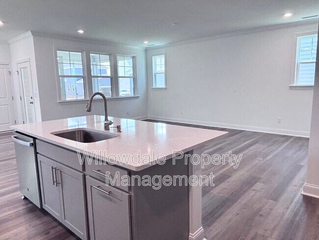 Building Photo - 909 Crossbill Dr