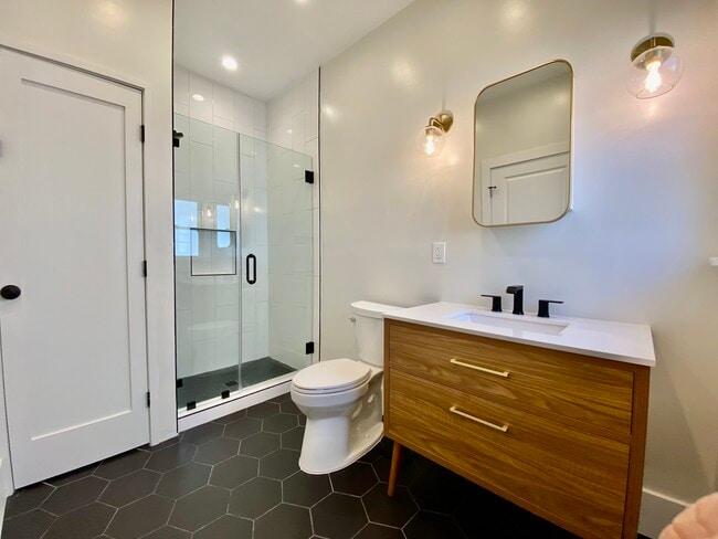 Building Photo - 3705 Arlington Ave