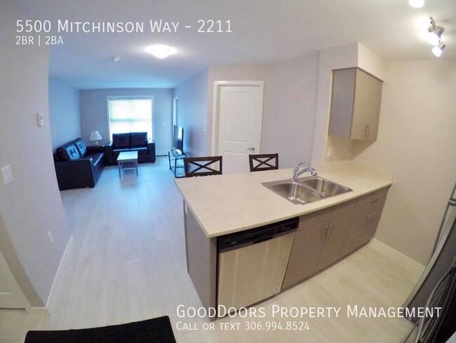 Building Photo - Fully Furnished 2 Bed+Den 2 Bathroom