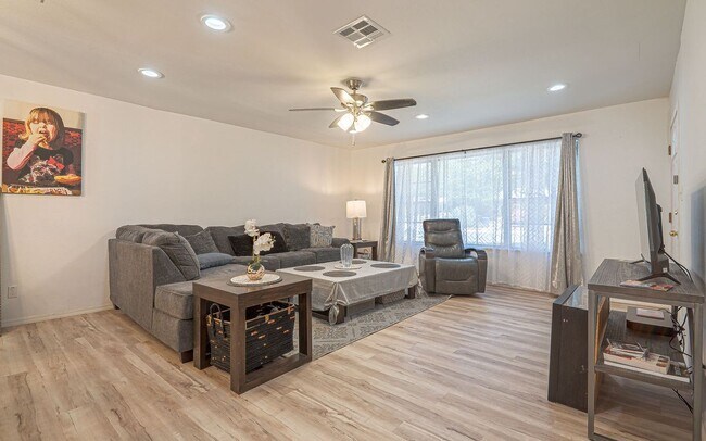 Foto del edificio - 418 Shannon Lee St