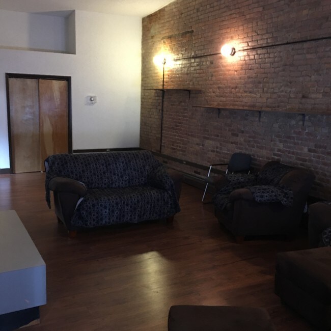 Sala de estar - 136 Court St