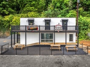 Building Photo - 223 E Broadway St