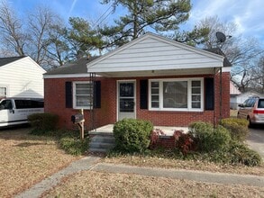 Building Photo - 1009 Russell St