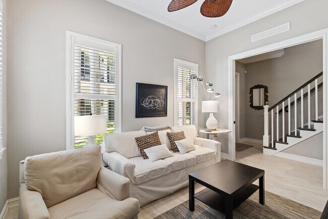 Building Photo - 126 Lily Ln