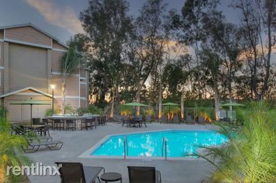 Building Photo - 2262 Avenida Magnifica