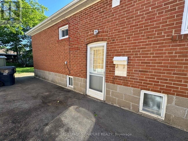 Building Photo - 130 Budea Crescent