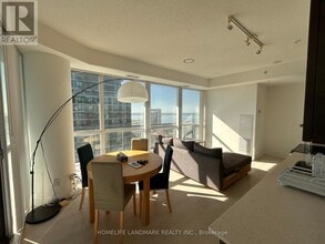 Building Photo - 20 Bruyeres Mews