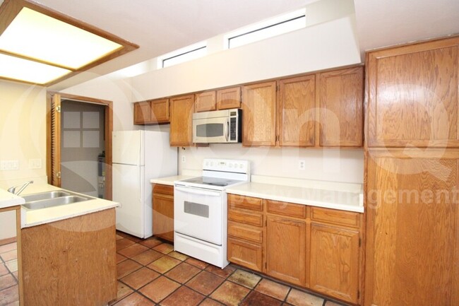 Foto del edificio - 1432 W Emerald Ave