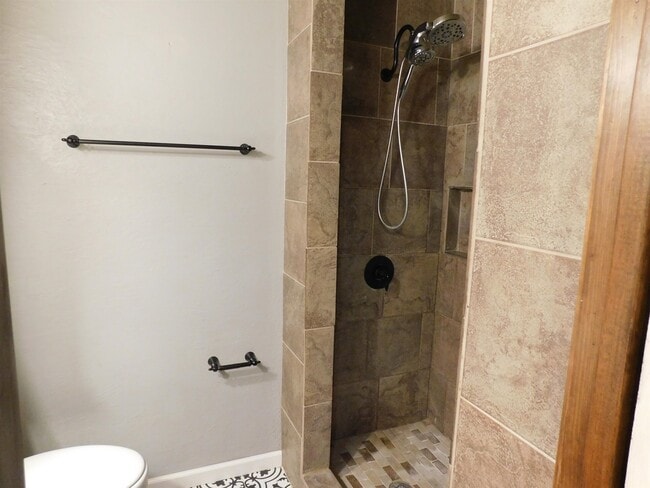 Building Photo - 114 Caballo Dr