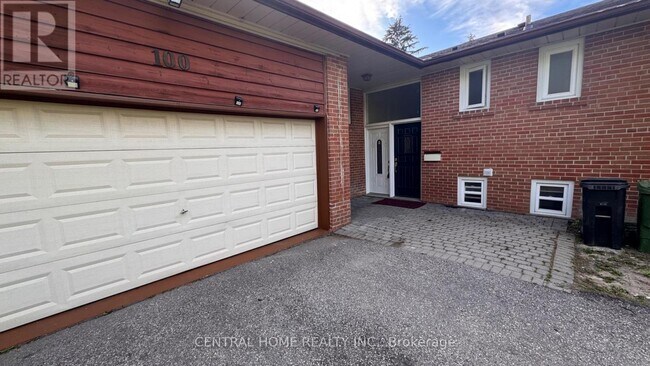 Photo du bâtiment - 100 Burbank Dr