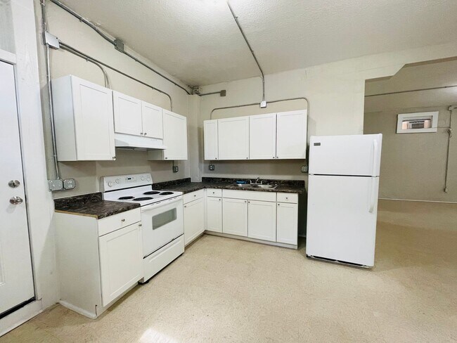 Foto del edificio - Renovated Duplex Studio - Downstairs Unit ...
