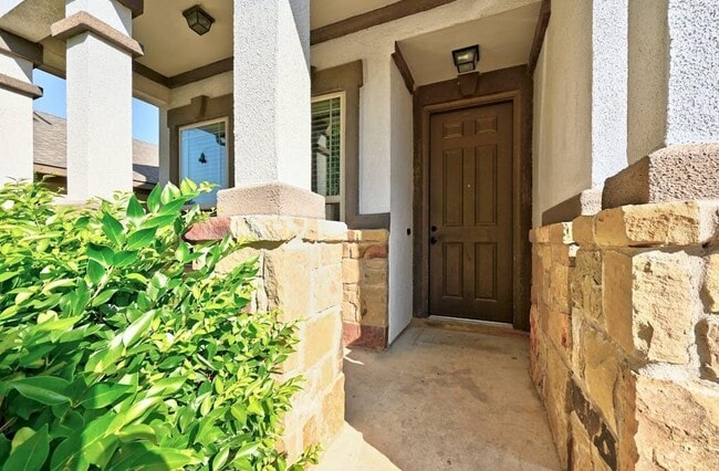 Building Photo - 374 Wincliff Dr