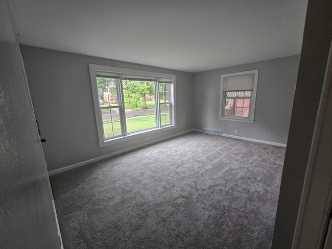 Front Room - 419 Orchard Dr