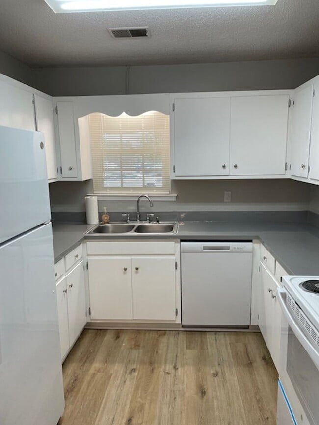 Building Photo - H&amp;H Properties of Floyd