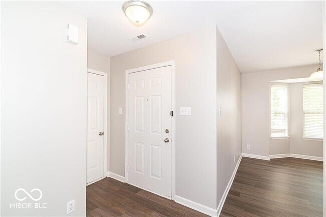 Building Photo - 11817 Shady Meadow Place Unit P