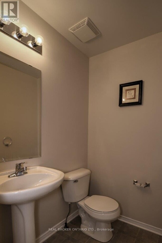 Building Photo - 363 Bakewell Crescent