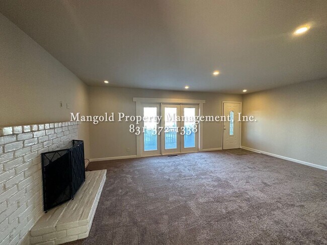 Foto del edificio - 1126 Sunnyhill Ct