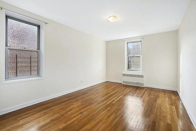 Foto del edificio - 2104 Holland Ave