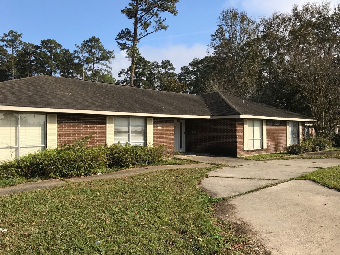 1208 W University Ave, Hammond, LA 70401 House for Rent in Hammond