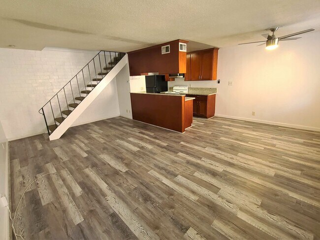Foto del edificio - UPDATED RENTAL IN SACRAMENTO!