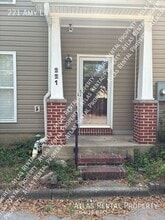 Building Photo - 221 Amy Ln