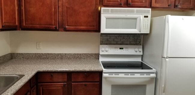 Building Photo - Beautiful 2 bedroom condo for Rent