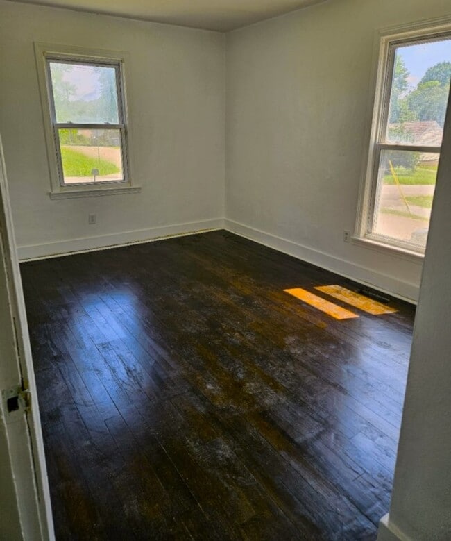 Building Photo - Knoxville 37920 - 3 bedroom, fenced yard -...