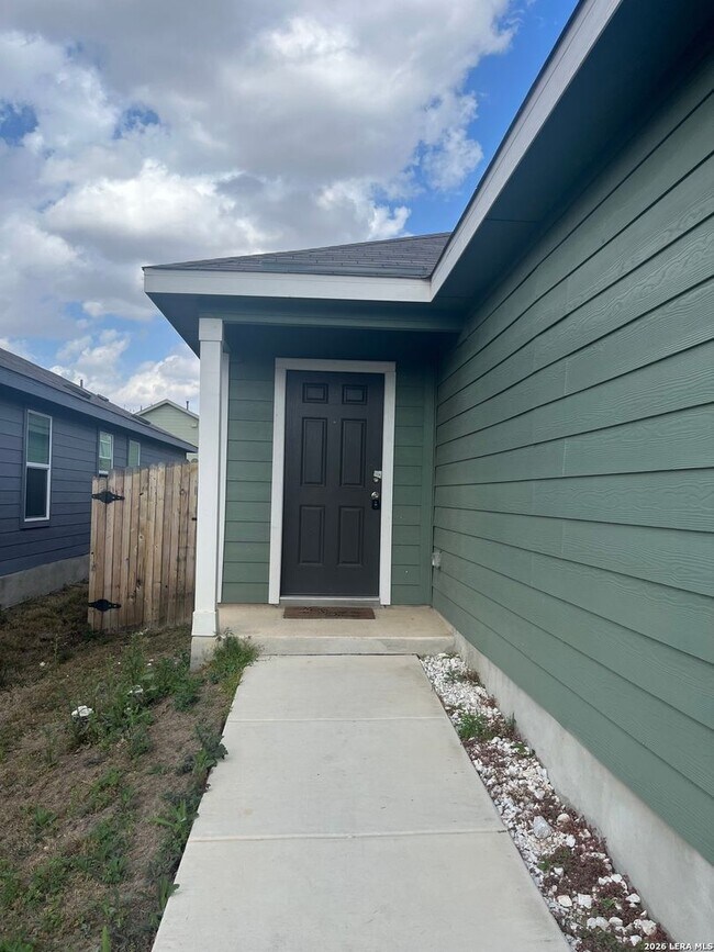 Foto del edificio - Move In Ready 3 Bedroom Lennar Home with 2 Car Garage in West San Antonio