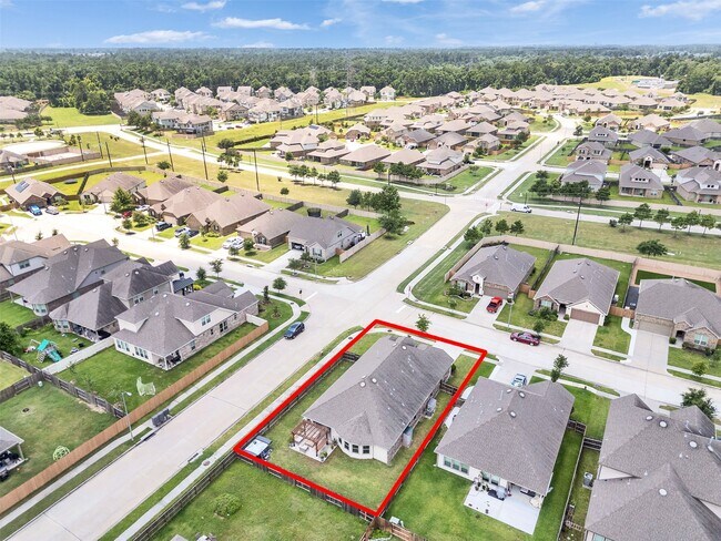 Foto del edificio - 27997 Lone Hollow Ln