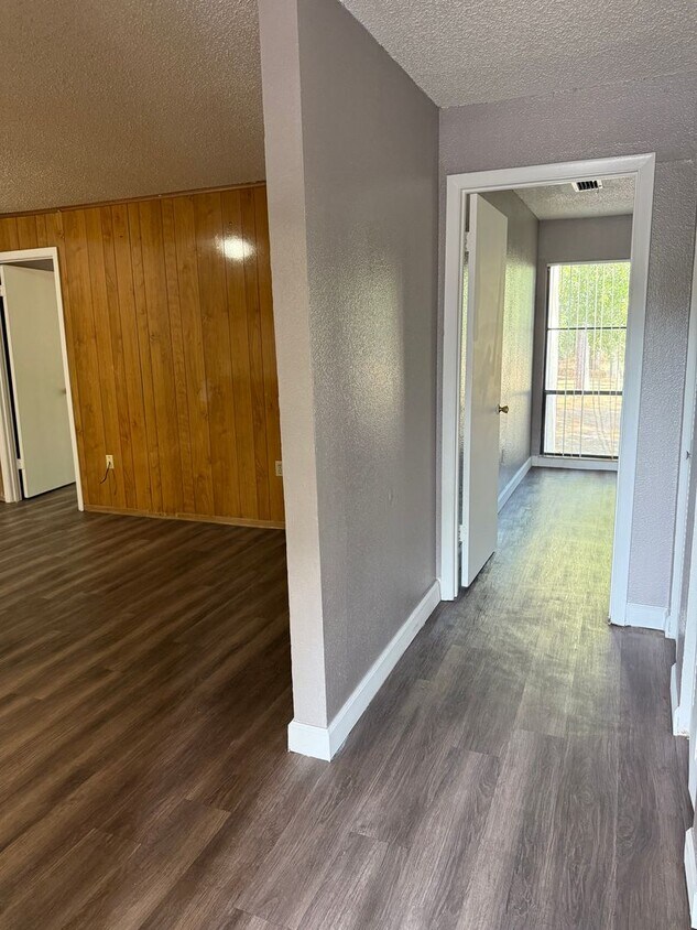 Foto principal - LEASE NOW AND ENJOY 50% OFF 2ND MONTH! Loc...