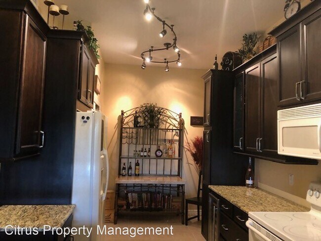 Building Photo - 9447 Myrtle Creek Ln