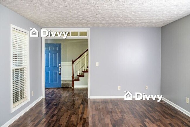 Foto del edificio - 825 Winchelsea Ct