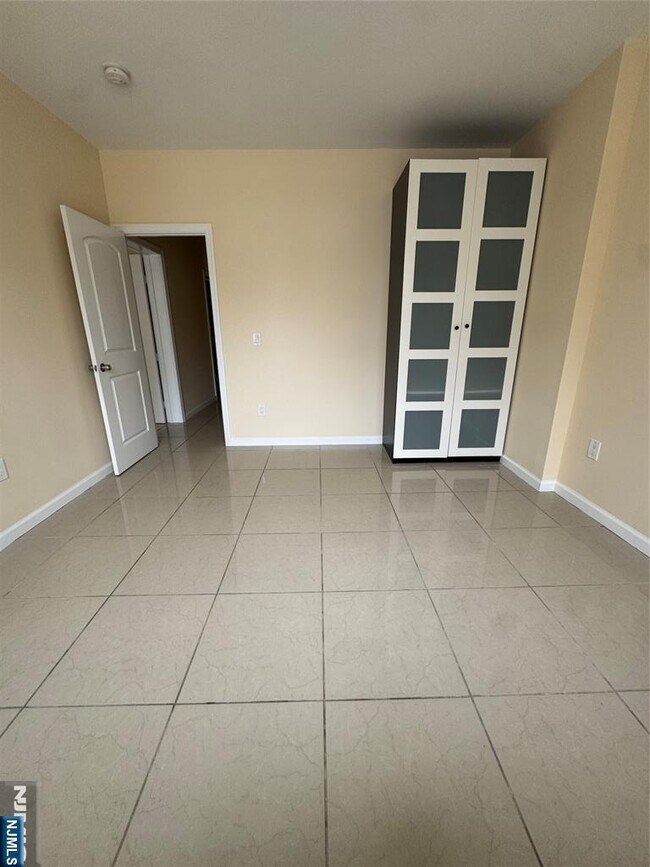 Foto del edificio - 183 Thorne St