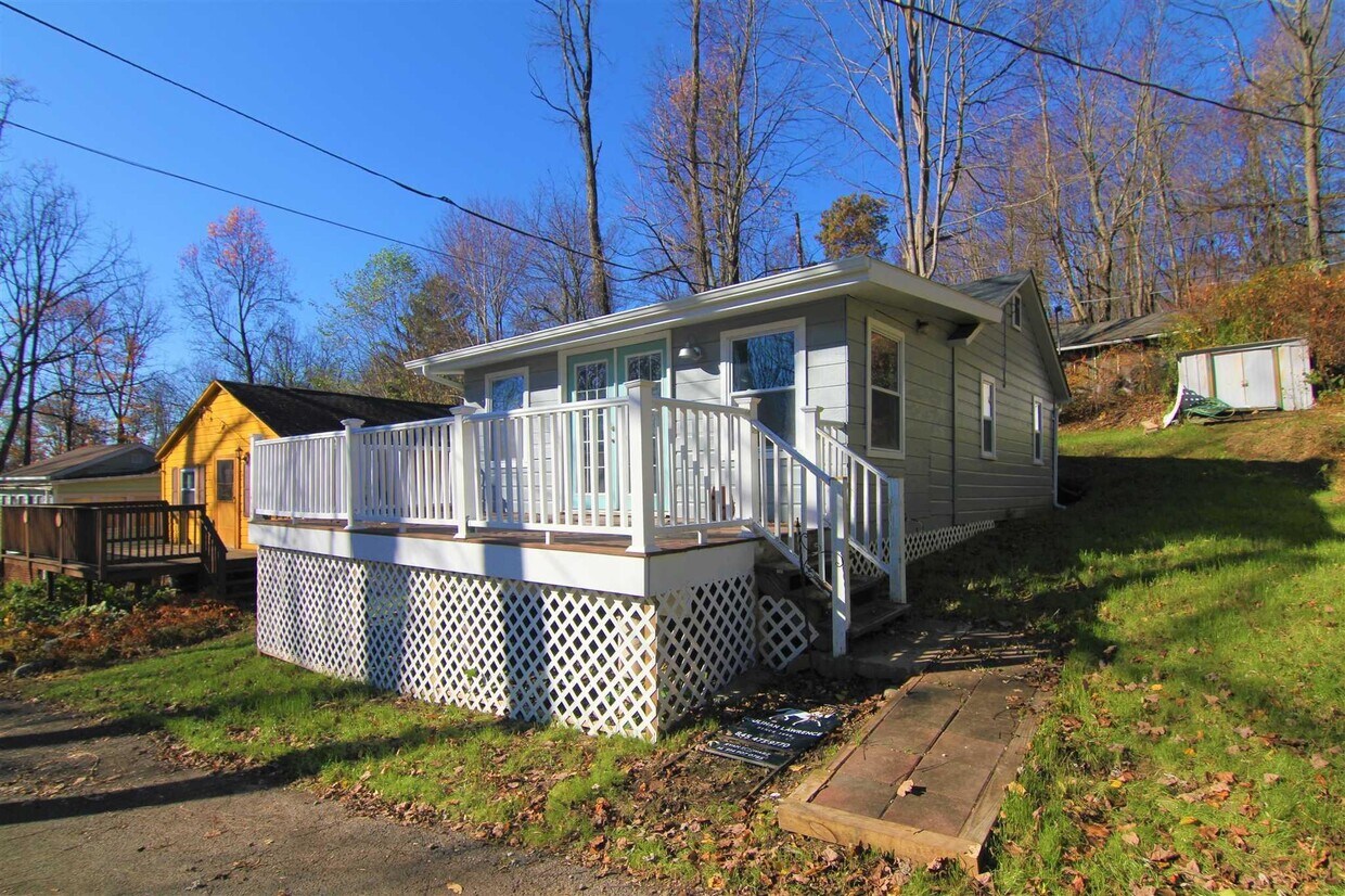 Foto principal - 71 Miller Rd