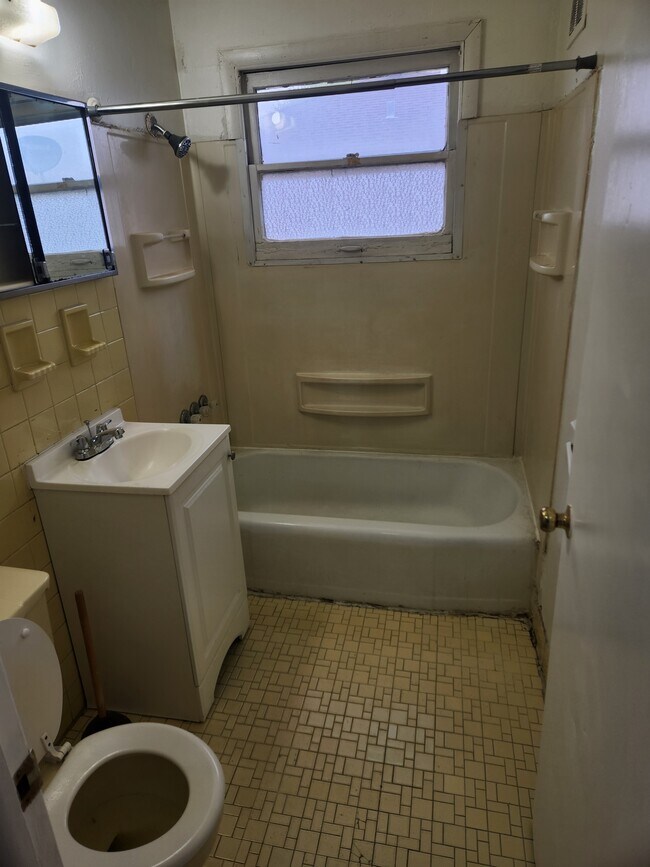 Foto del edificio - 2390 S 92nd St