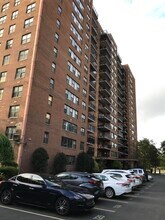 Building Photo - 225 St Pauls Ave