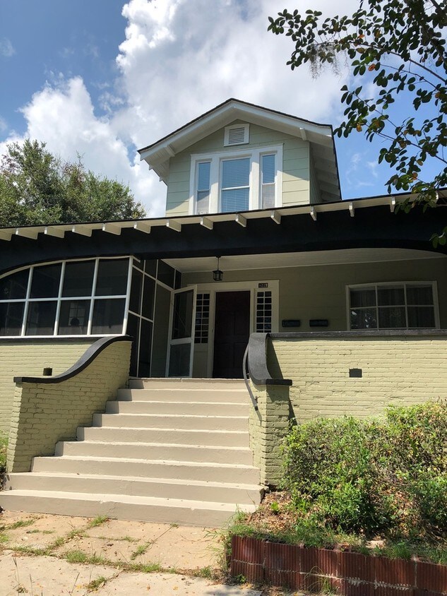 Foto principal - 1228 E 33rd St