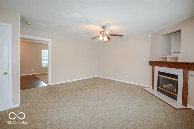 sala familiar - 4327 Mahogany Dr