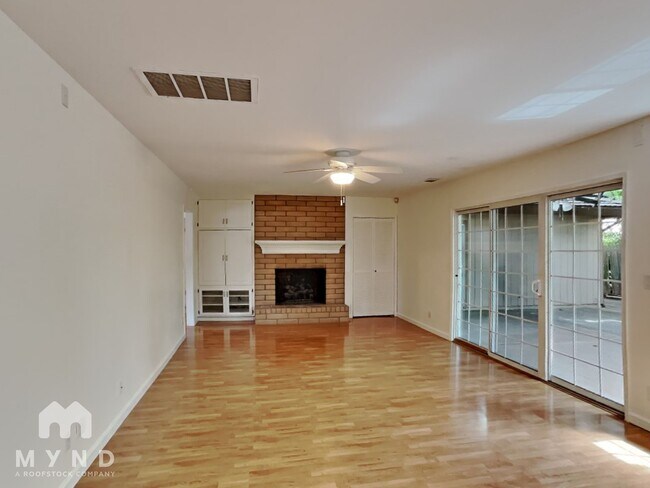 Building Photo - 1245 Lantern Ct
