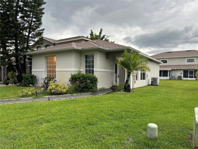 Foto del edificio - 14572 Laguna Beach Cir