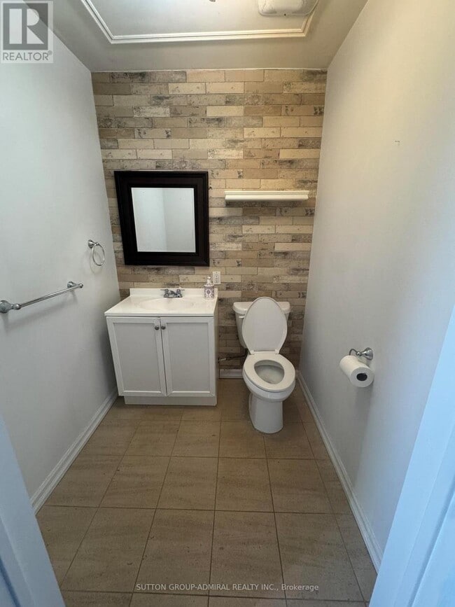 Building Photo - 12 Caines Ave