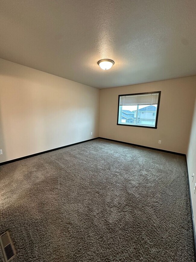 Foto del edificio - 3017 33rd Ave S