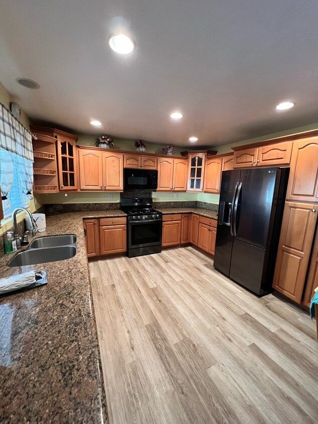 Foto del edificio - 2395 Spring Oak Way