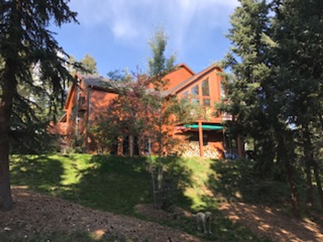 Foto principal - Secluded 3BR/2BA Furnished Mountain Home i...