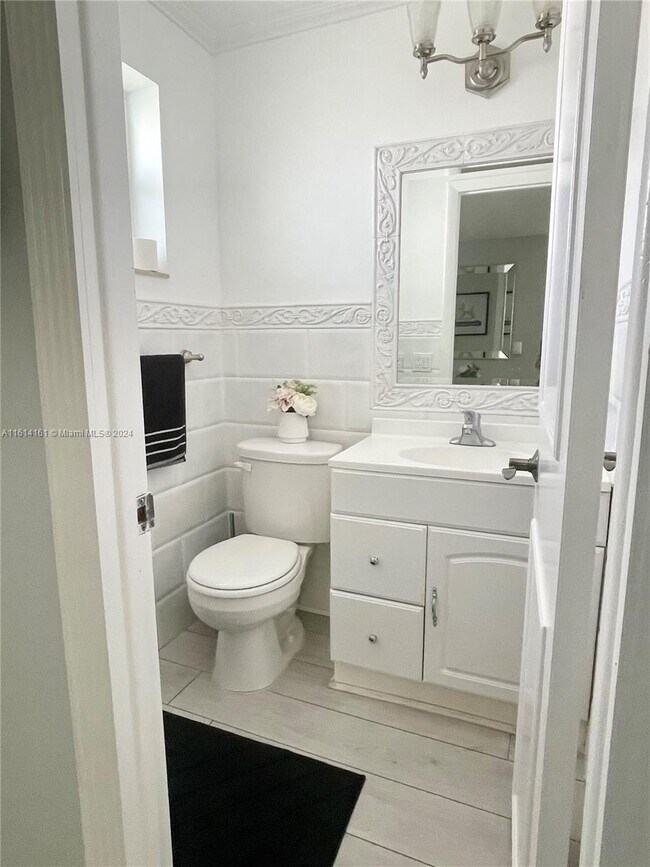 Foto del edificio - 3181 S Ocean Dr