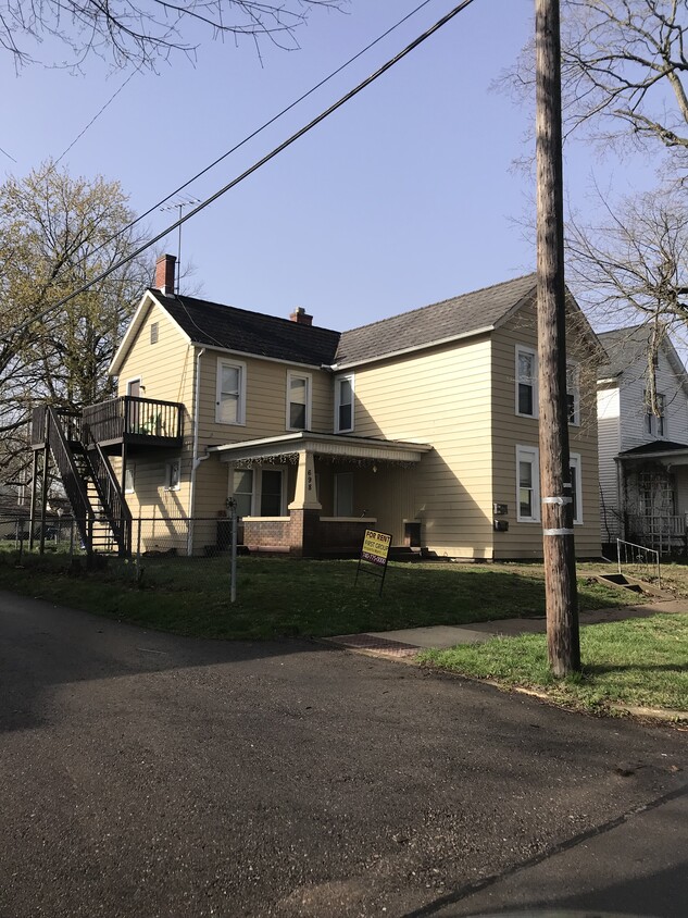 Primary Photo - 698 E 2nd St
