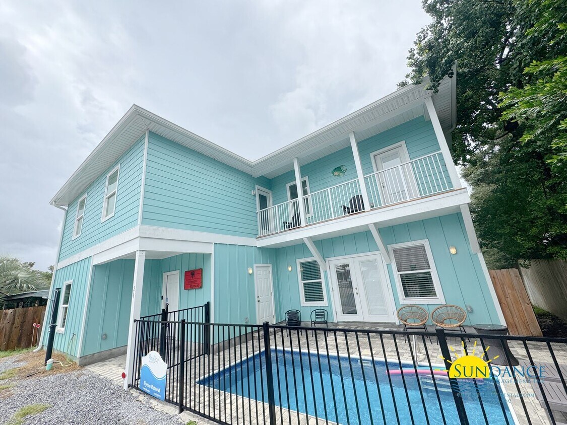 Foto principal - Beachside Retreat with Private Gated Access!