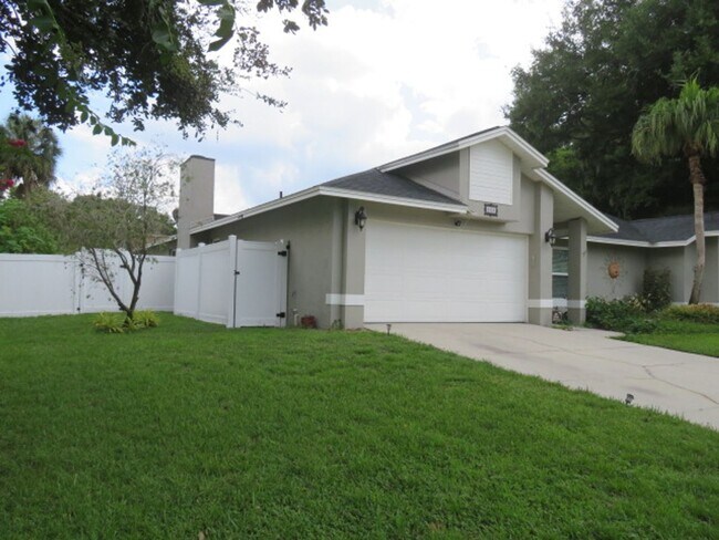 Building Photo - 839 Rosemere Cir